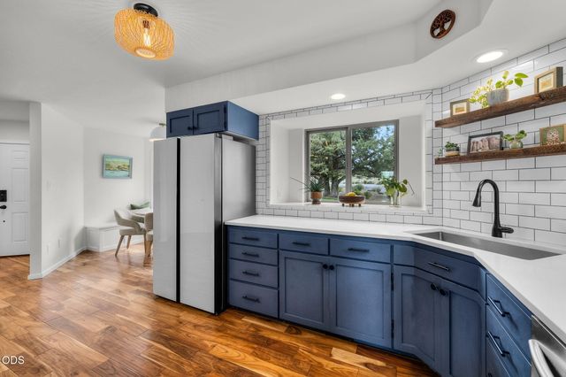 22055 White Peaks Drive, Bend, OR 97702