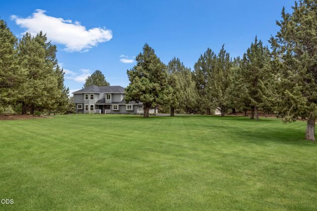 22055 White Peaks Drive, Bend, OR 97702