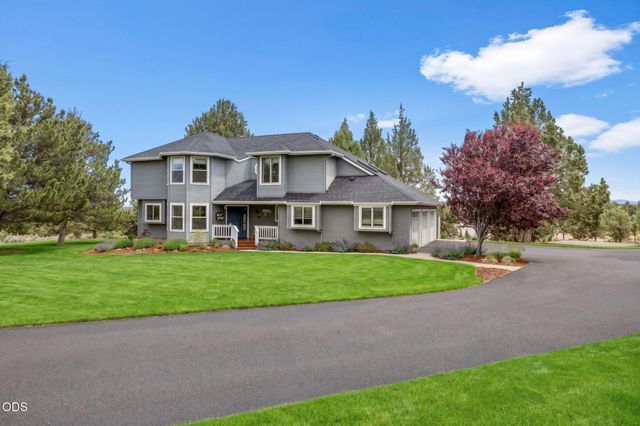 22055 White Peaks Drive, Bend, OR 97702
