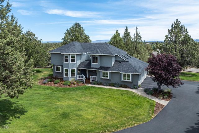 22055 White Peaks Drive, Bend, OR 97702