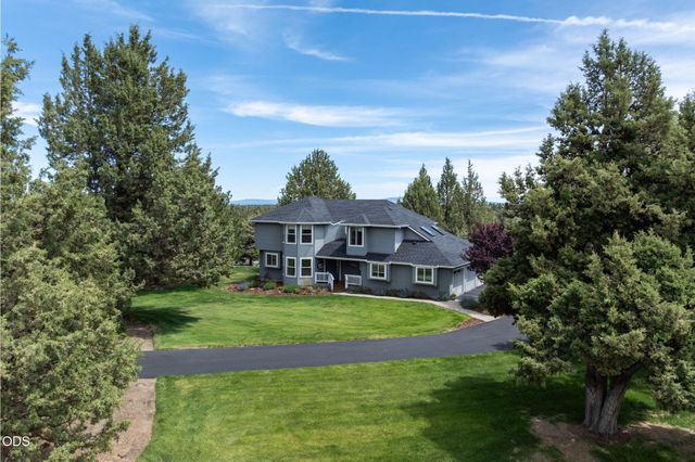 22055 White Peaks Drive, Bend, OR 97702