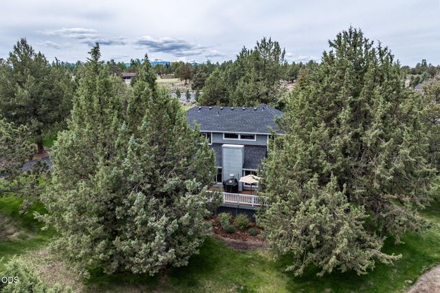 22055 White Peaks Drive, Bend, OR 97702