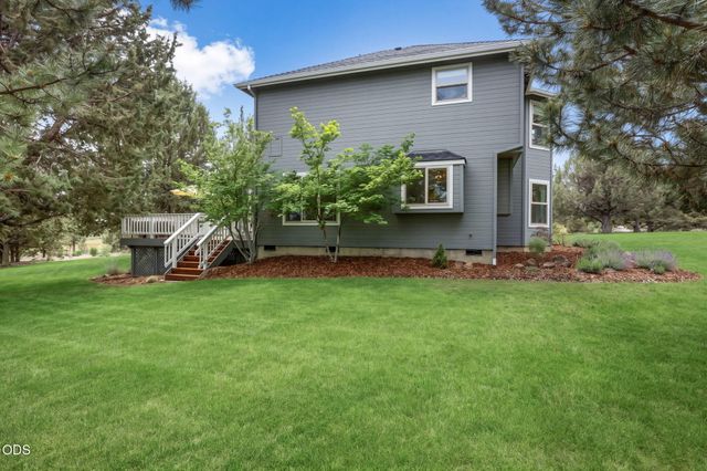 22055 White Peaks Drive, Bend, OR 97702