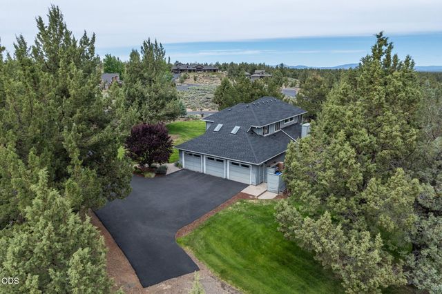 22055 White Peaks Drive, Bend, OR 97702