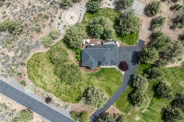 22055 White Peaks Drive, Bend, OR 97702