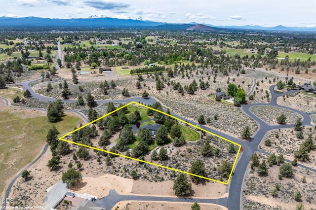 22055 White Peaks Drive, Bend, OR 97702