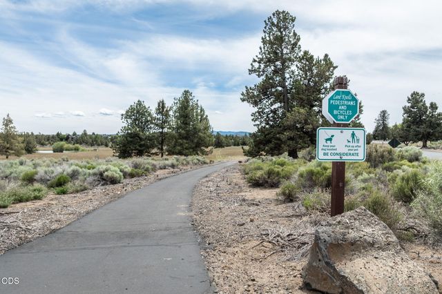 22055 White Peaks Drive, Bend, OR 97702