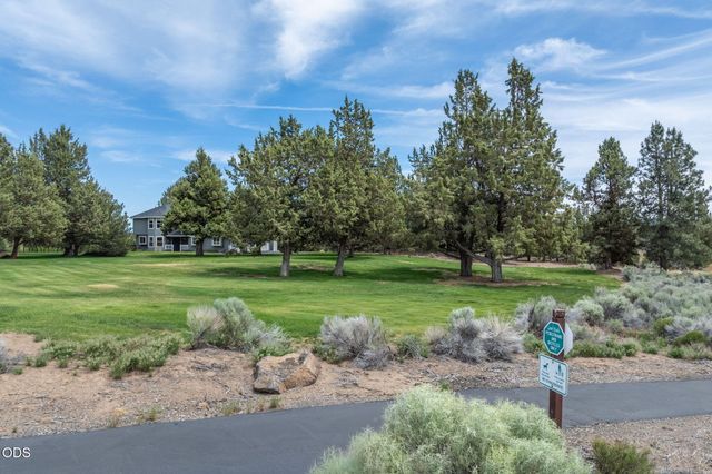 22055 White Peaks Drive, Bend, OR 97702