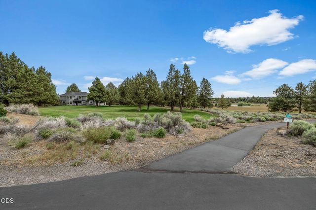 22055 White Peaks Drive, Bend, OR 97702