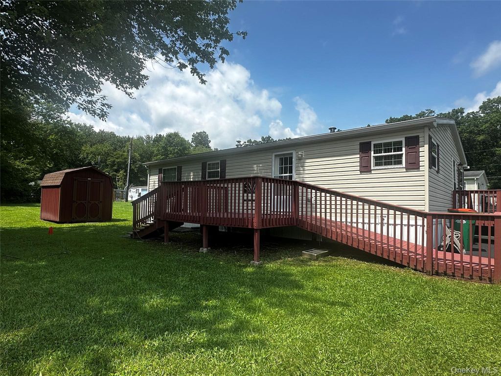 106 DEERHAVEN Lane, Gardiner, NY 12525