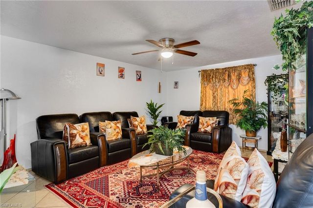 1652 Jamestown CT, Fort Myers, FL 33907