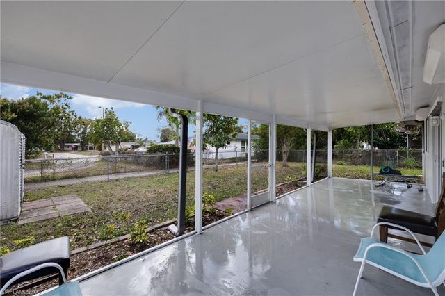 1652 Jamestown CT, Fort Myers, FL 33907