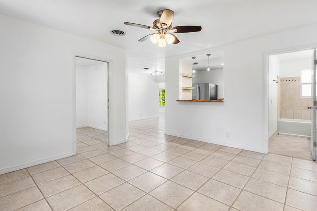 2100 NE 4th Avenue, Boca Raton, FL 33431