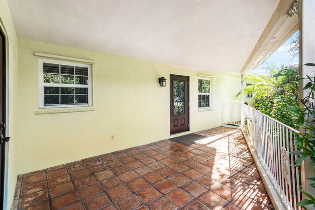 2100 NE 4th Avenue, Boca Raton, FL 33431