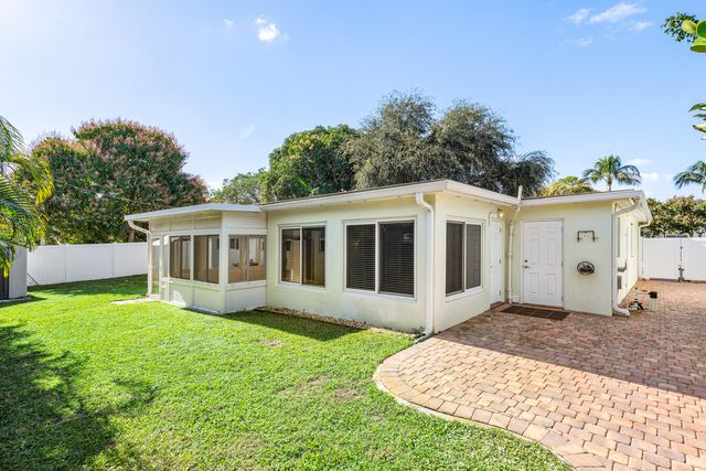 2100 NE 4th Avenue, Boca Raton, FL 33431