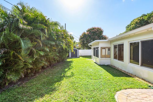 2100 NE 4th Avenue, Boca Raton, FL 33431