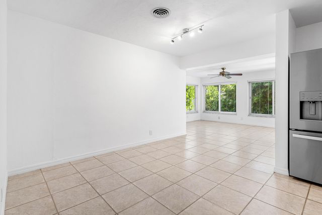 2100 NE 4th Avenue, Boca Raton, FL 33431