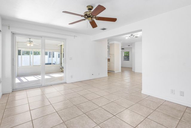 2100 NE 4th Avenue, Boca Raton, FL 33431
