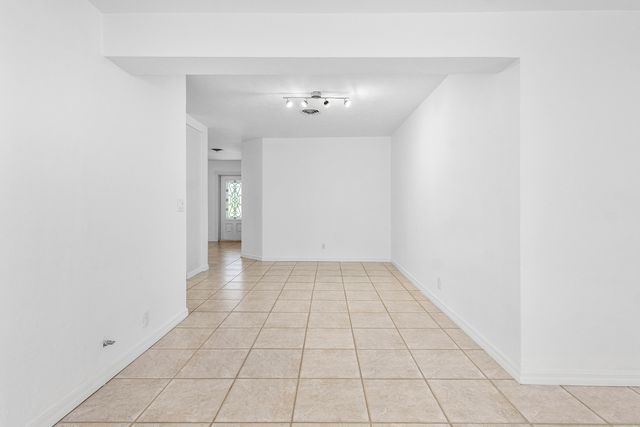 2100 NE 4th Avenue, Boca Raton, FL 33431