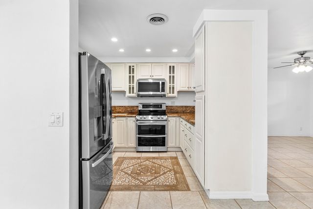 2100 NE 4th Avenue, Boca Raton, FL 33431