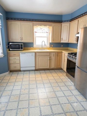 6615 N 42nd STREET, Milwaukee, WI 53209