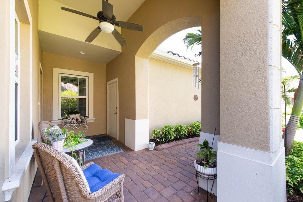 Image 2 of property listing at 1503 CALLE GRAND STREET, Bradenton, FL 34209