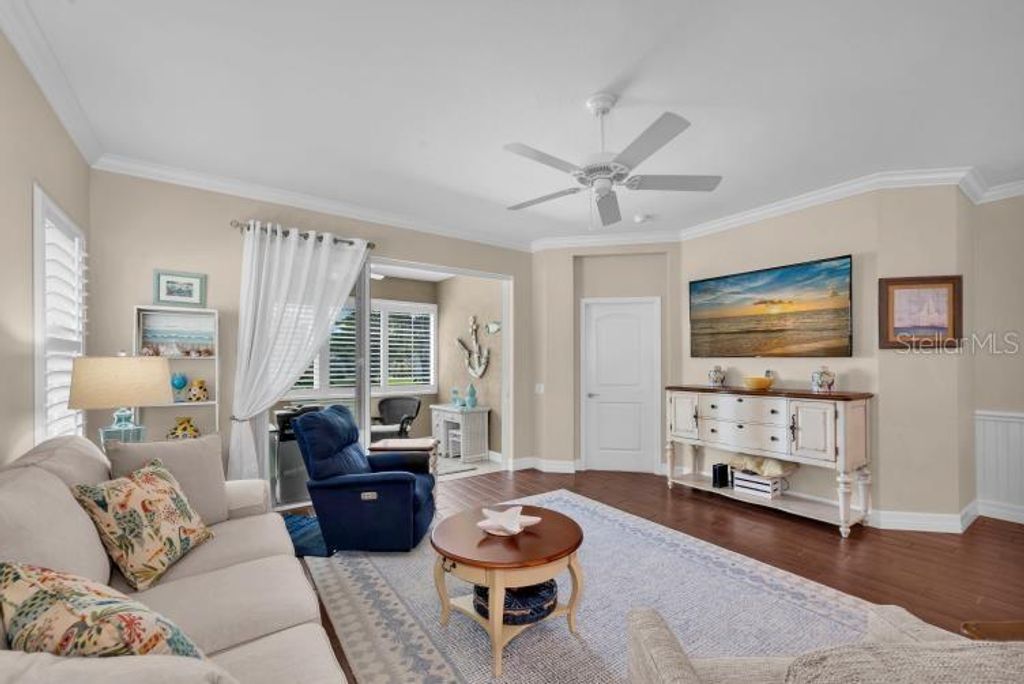 Image 8 of property listing at 1503 CALLE GRAND STREET, Bradenton, FL 34209