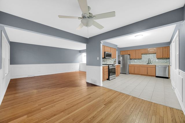 16906 Dobson Court, South Holland, IL 60473