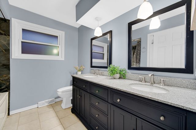 16906 Dobson Court, South Holland, IL 60473