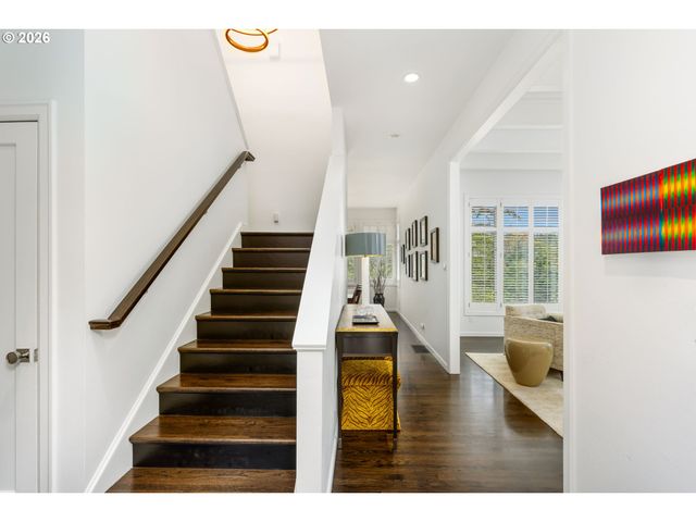 1941 Sw MONTGOMERY Pl, Portland, OR 97201