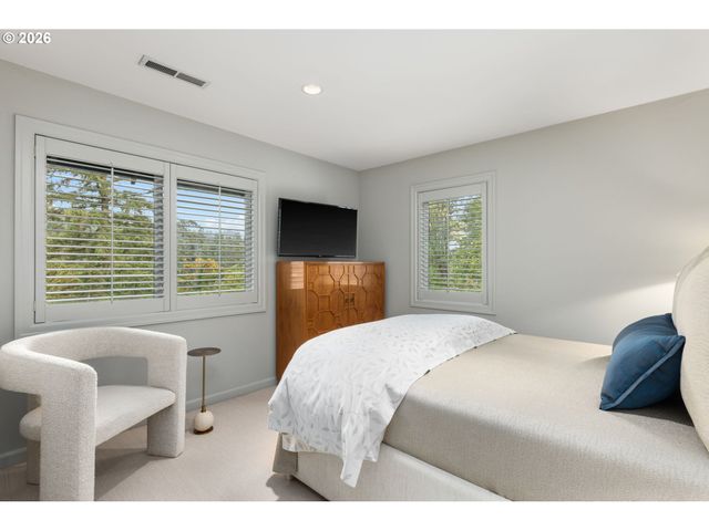 1941 Sw MONTGOMERY Pl, Portland, OR 97201