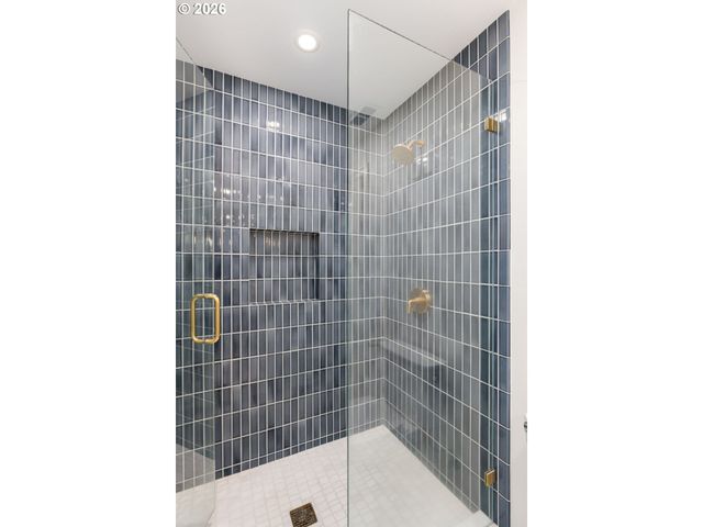 1941 Sw MONTGOMERY Pl, Portland, OR 97201