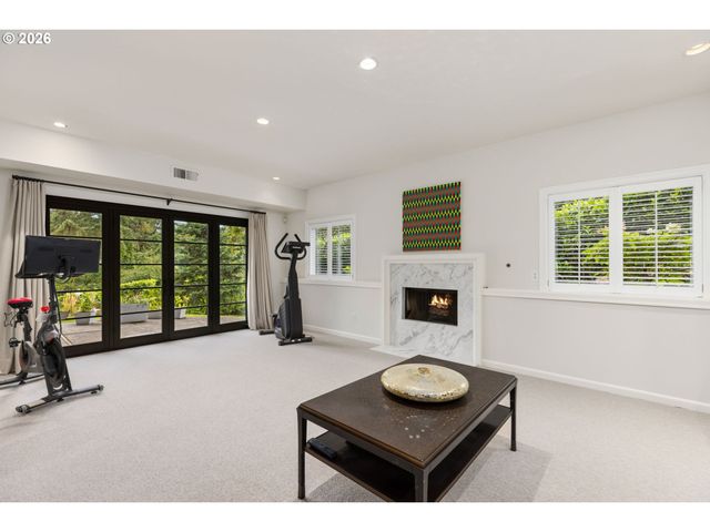 1941 Sw MONTGOMERY Pl, Portland, OR 97201