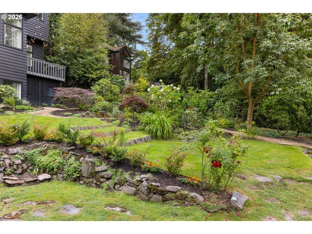 1941 Sw MONTGOMERY Pl, Portland, OR 97201