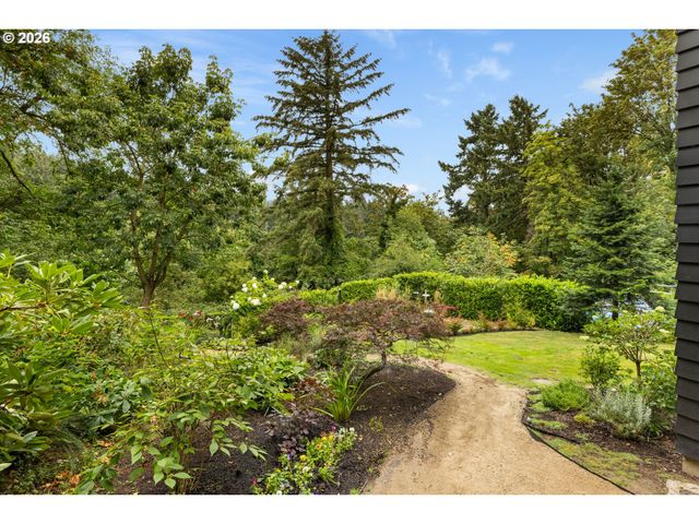 1941 Sw MONTGOMERY Pl, Portland, OR 97201
