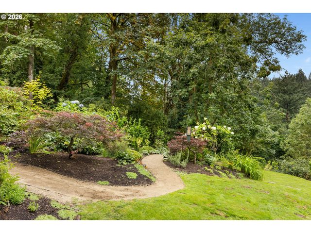 1941 Sw MONTGOMERY Pl, Portland, OR 97201