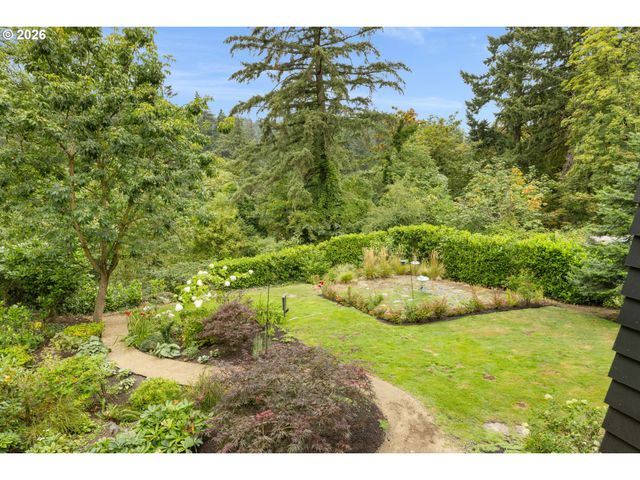 1941 Sw MONTGOMERY Pl, Portland, OR 97201