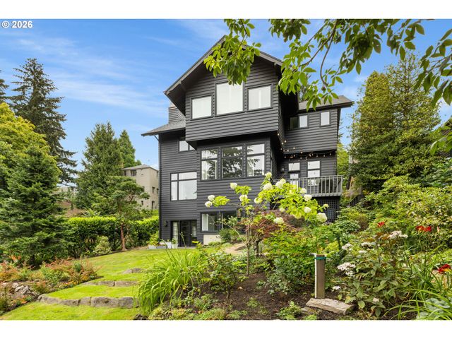 1941 Sw MONTGOMERY Pl, Portland, OR 97201