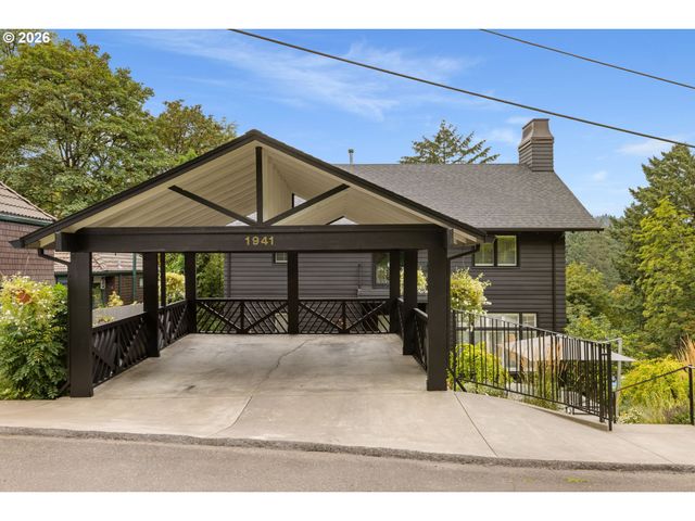 1941 Sw MONTGOMERY Pl, Portland, OR 97201