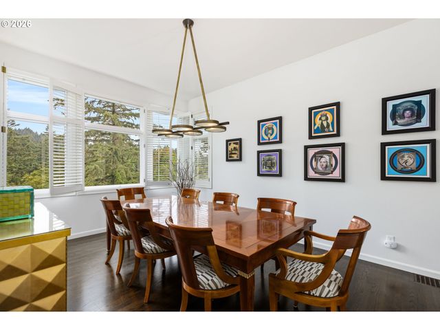 1941 Sw MONTGOMERY Pl, Portland, OR 97201