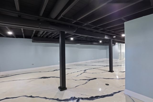 1702 S 4th Avenue, Maywood, IL 60153