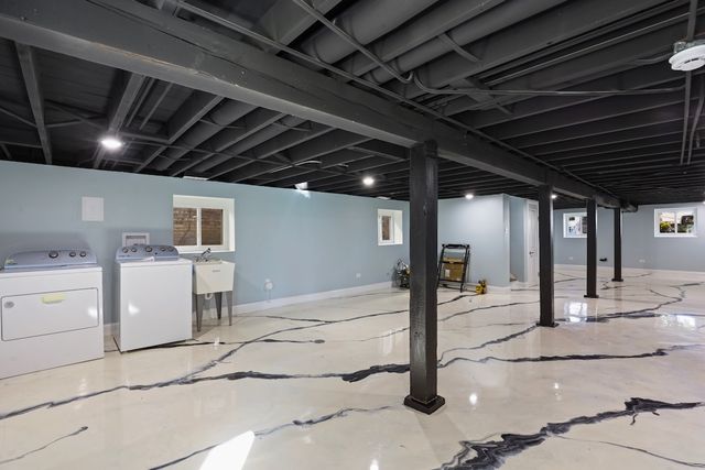 1702 S 4th Avenue, Maywood, IL 60153