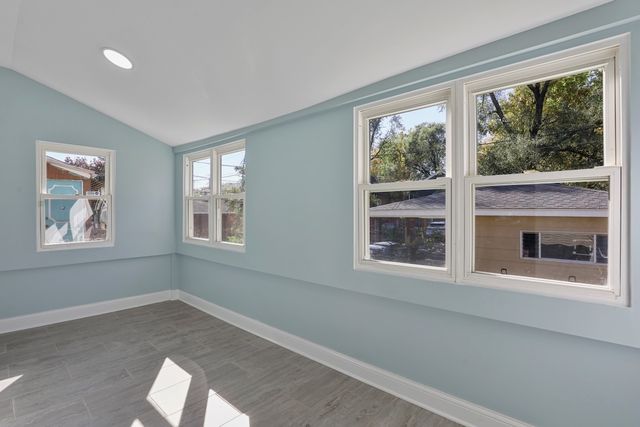 1702 S 4th Avenue, Maywood, IL 60153