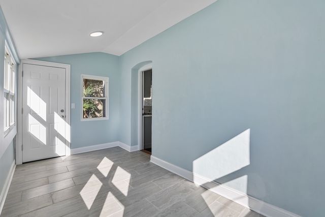 1702 S 4th Avenue, Maywood, IL 60153