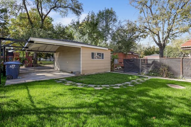 1702 S 4th Avenue, Maywood, IL 60153