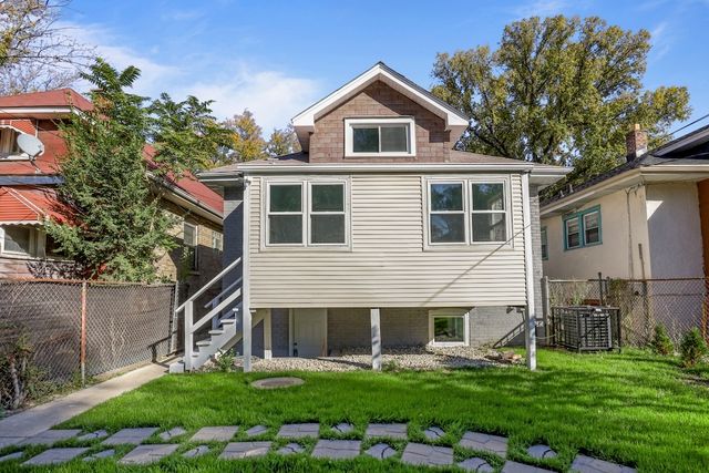 1702 S 4th Avenue, Maywood, IL 60153