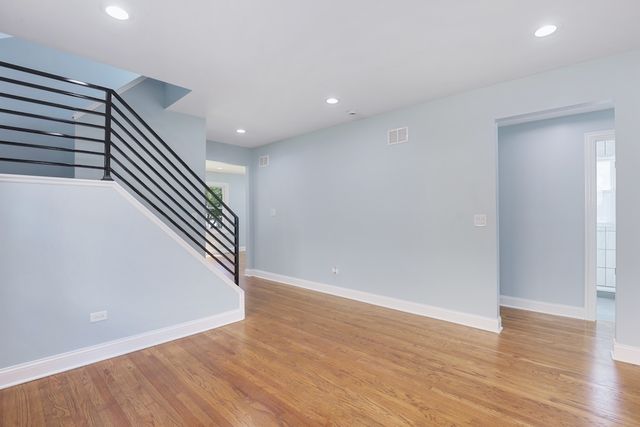 1702 S 4th Avenue, Maywood, IL 60153