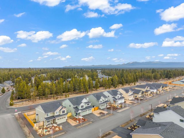 16500 Pine Creek Drive, La Pine, OR 97739