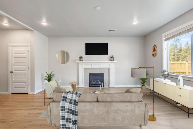 16500 Pine Creek Drive, La Pine, OR 97739