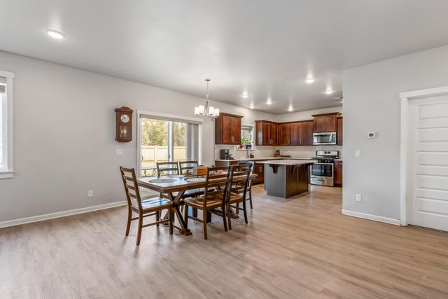 16500 Pine Creek Drive, La Pine, OR 97739